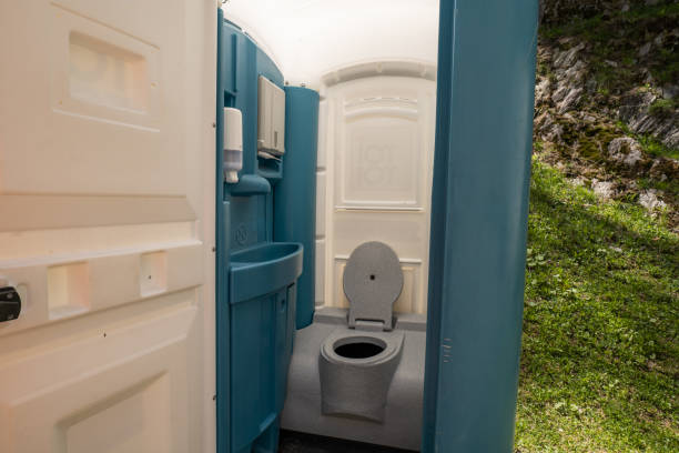 Best Affordable porta potty rental  in East Wenatchee, WA